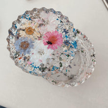 Load image into Gallery viewer, Mixed Floral Glass Cut Jar
